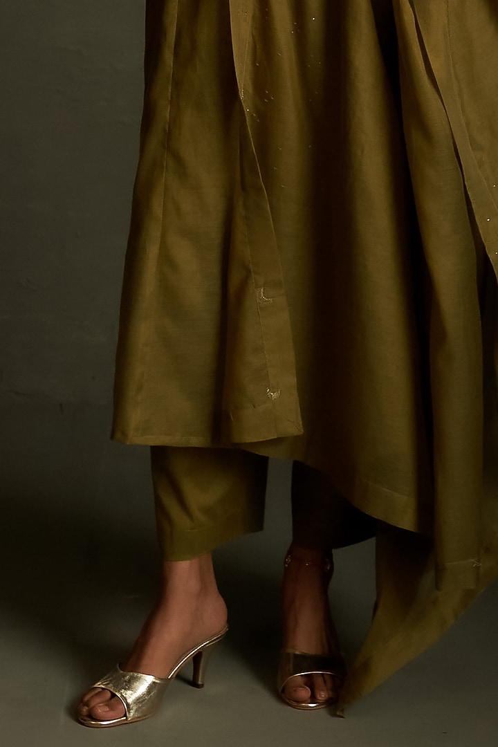 Olive Dusk Mul Chanderi & Voil Embroidered Kurta Set by Charkhee at Pernia's Pop Up Shop