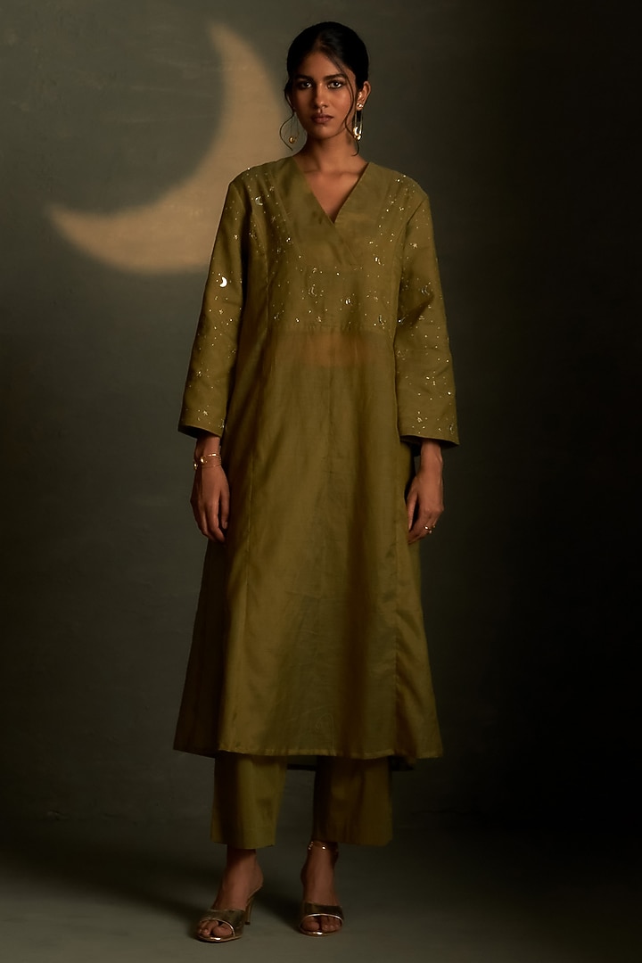 Olive Dusk Mul Chanderi & Voil Embroidered Kurta Set by Charkhee at Pernia's Pop Up Shop