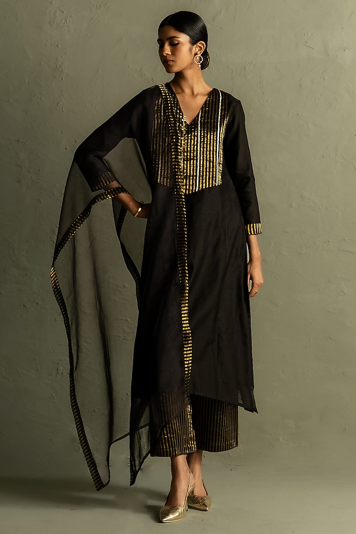 Black Tissue & Chanderi Kurta Set by Charkhee at Pernia's Pop Up Shop