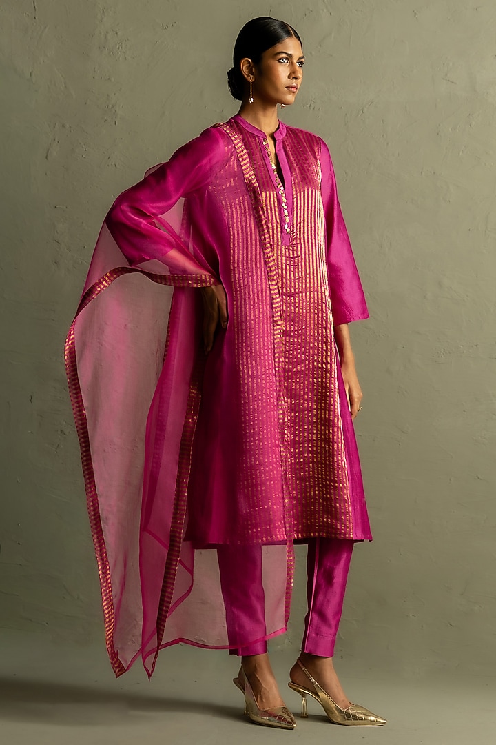 Fuchsia Tissue & Chanderi Kurta Set by Charkhee at Pernia's Pop Up Shop