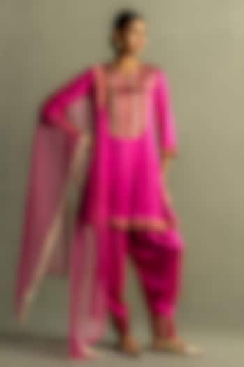 Pink Modal Satin & Tissue Short Kurta Set by Charkhee at Pernia's Pop Up Shop