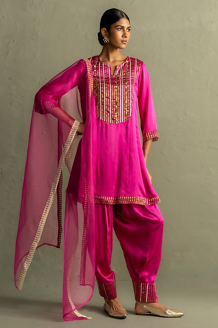 Pink Modal Satin & Tissue Short Kurta Set by Charkhee at Pernia's Pop Up Shop