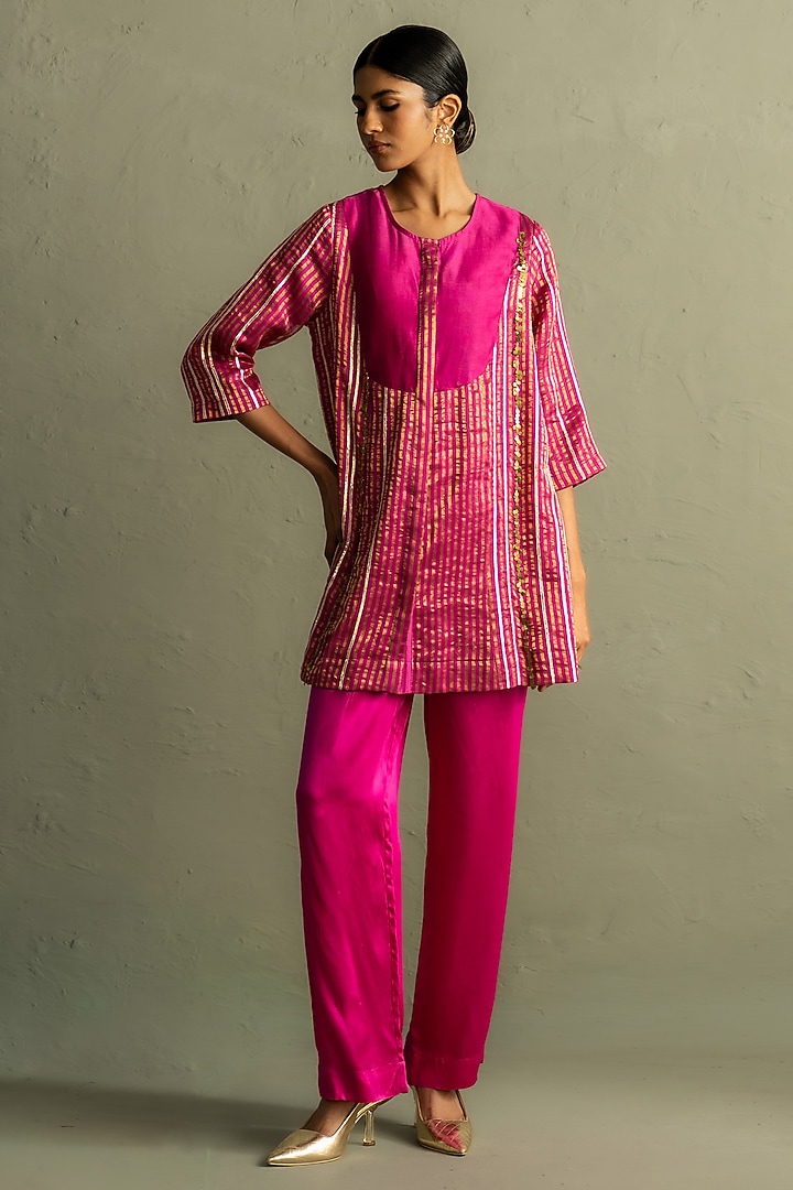 Pink Chanderi & Tissue Striped Short Kurta Set by Charkhee at Pernia's Pop Up Shop