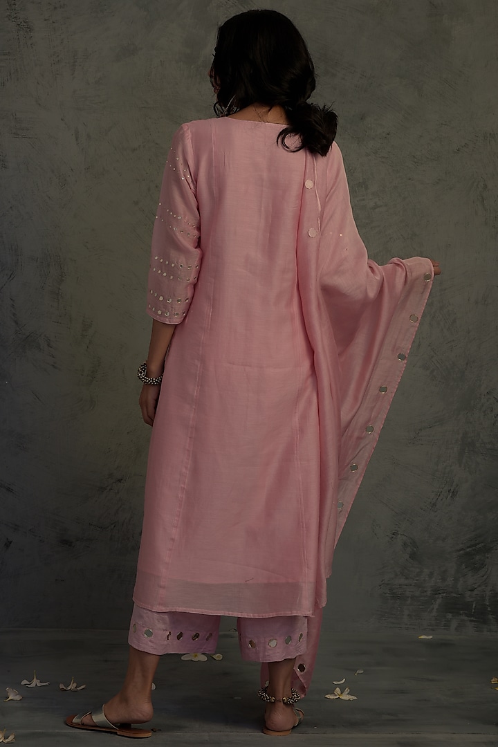 Pink Embroidered Kurta Set by Charkhee at Pernia's Pop Up Shop