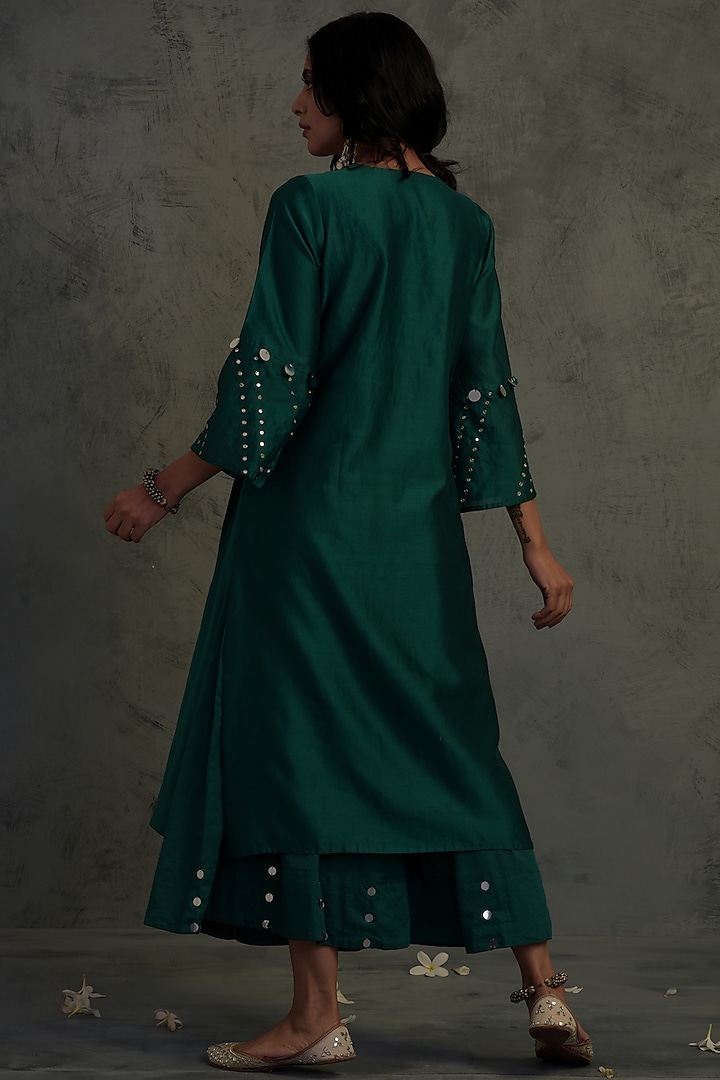 Emerald Green Embroidered Kurta Set by Charkhee at Pernia's Pop Up Shop