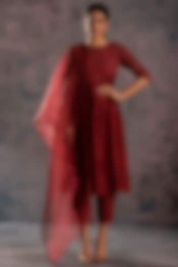 Rust Red Embellished Kurta Set by Charkhee at Pernia's Pop Up Shop