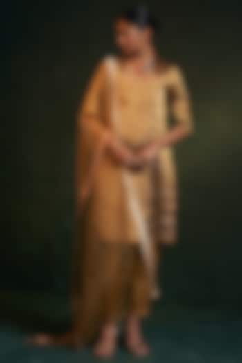 Gold Silk Tissue Dori Embroidered Kurta Set by Charkhee at Pernia's Pop Up Shop