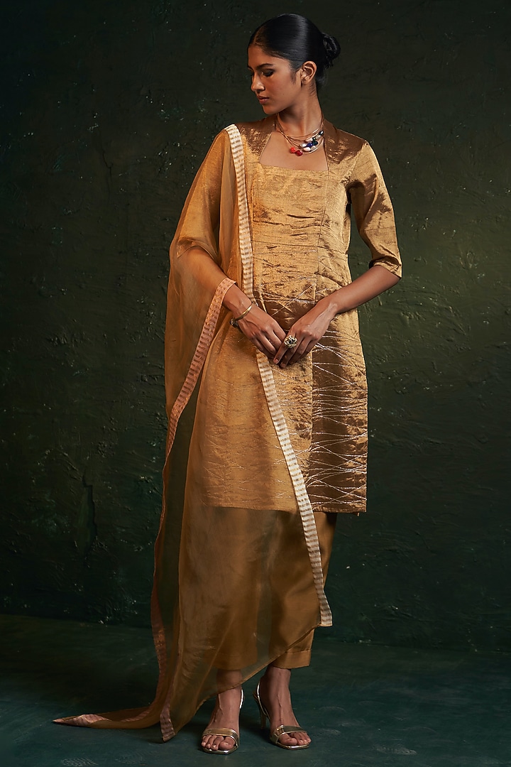 Gold Silk Tissue Dori Embroidered Kurta Set by Charkhee at Pernia's Pop Up Shop