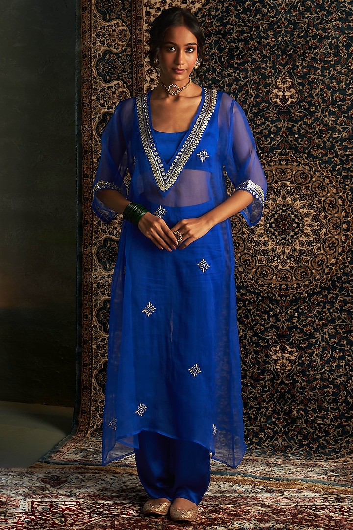 Blue Organza Hand Embroidered Sheer Overlay Kurta Set by Charkhee at Pernia's Pop Up Shop