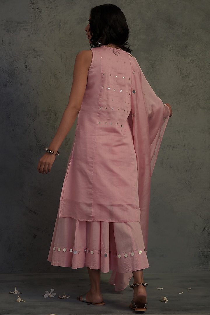 Light Pink Embroidered Sleeveless Kurta Set by Charkhee at Pernia's Pop Up Shop
