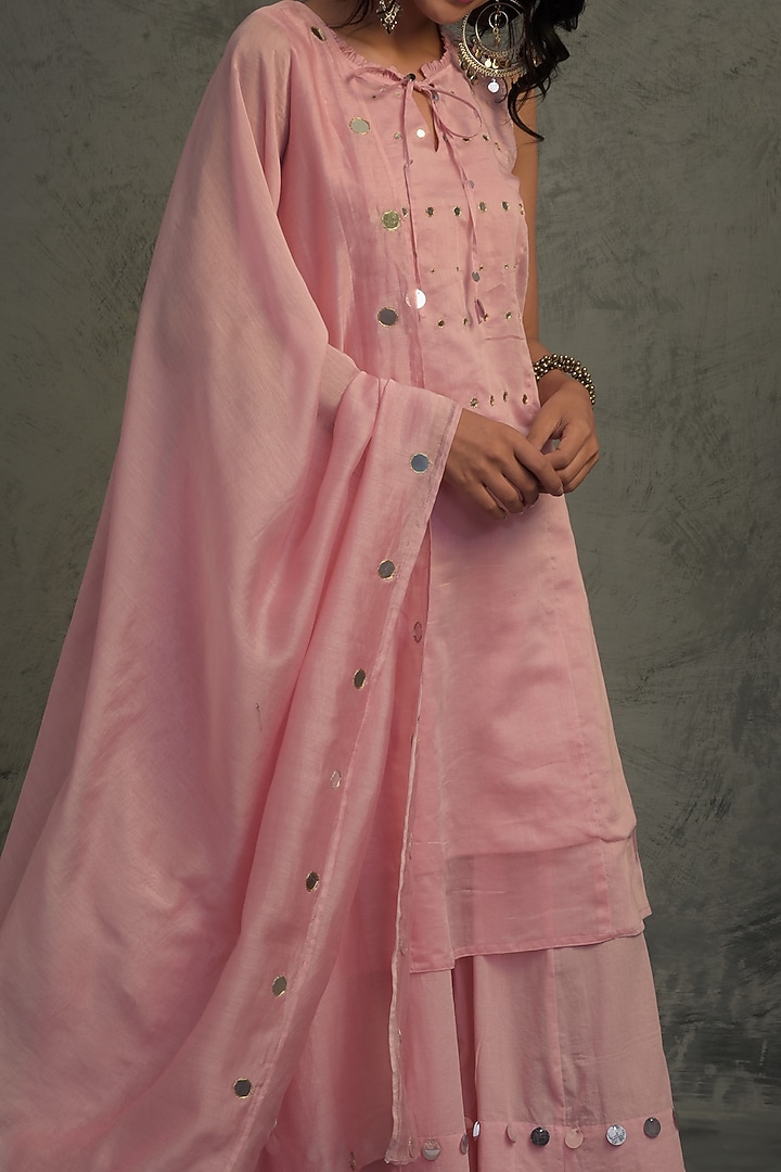 Light Pink Embroidered Sleeveless Kurta Set by Charkhee at Pernia's Pop Up Shop