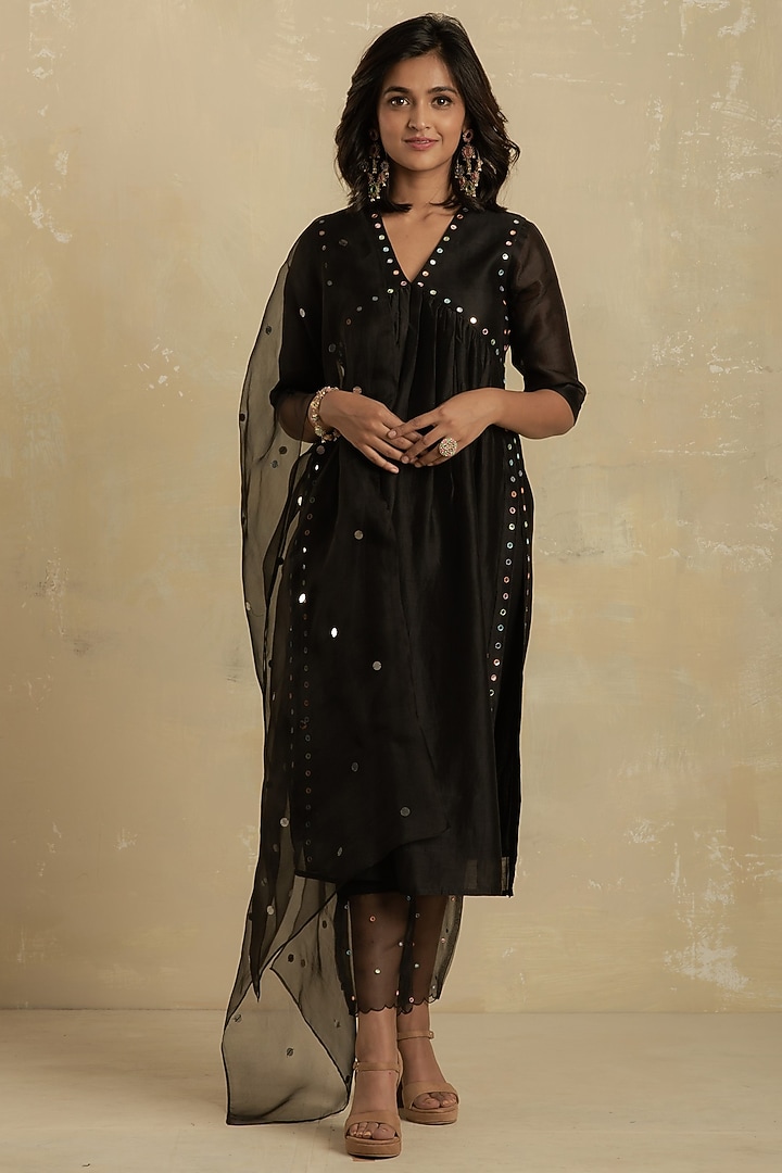 Midnight Black Embroidered Kurta Set by Charkhee at Pernia's Pop Up Shop
