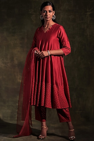 Dark Red Embroidered Kalidar Kurta Set by Charkhee