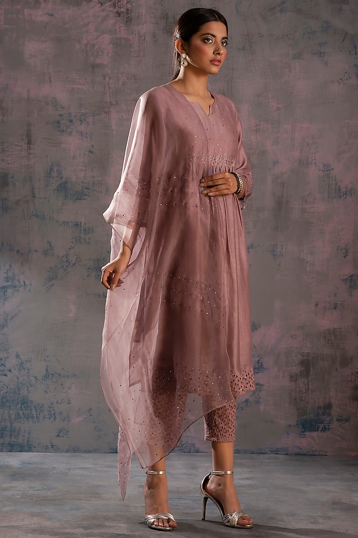 Brownish Pink Embroidered Kurta Set by Charkhee at Pernia's Pop Up Shop