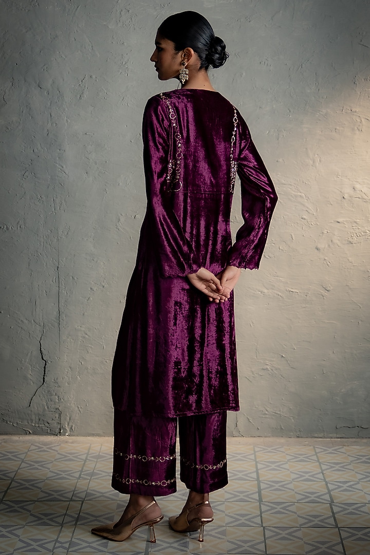Pink Velvet Embroidered Kurta Set by Charkhee at Pernia's Pop Up Shop