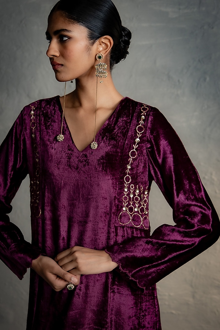 Pink Velvet Embroidered Kurta Set by Charkhee at Pernia's Pop Up Shop