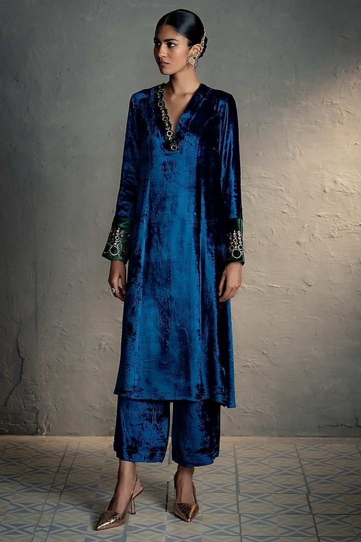 Blue Velvet Embroidered Kurta Set by Charkhee at Pernia's Pop Up Shop