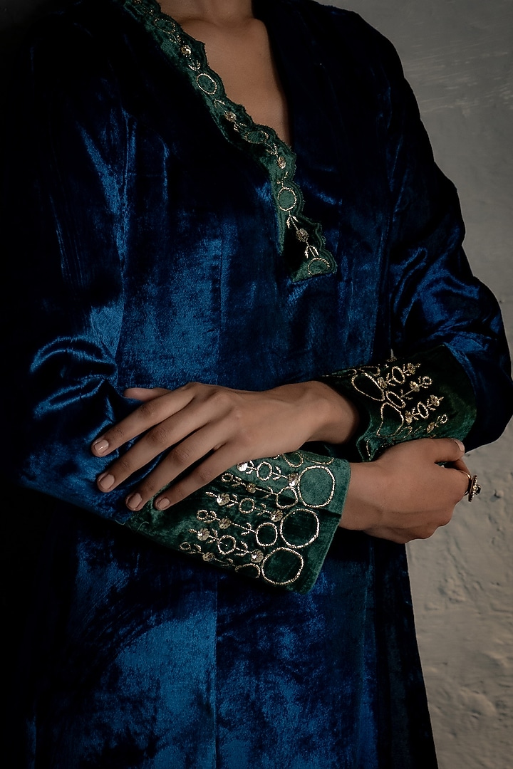 Blue Velvet Embroidered Kurta Set by Charkhee at Pernia's Pop Up Shop
