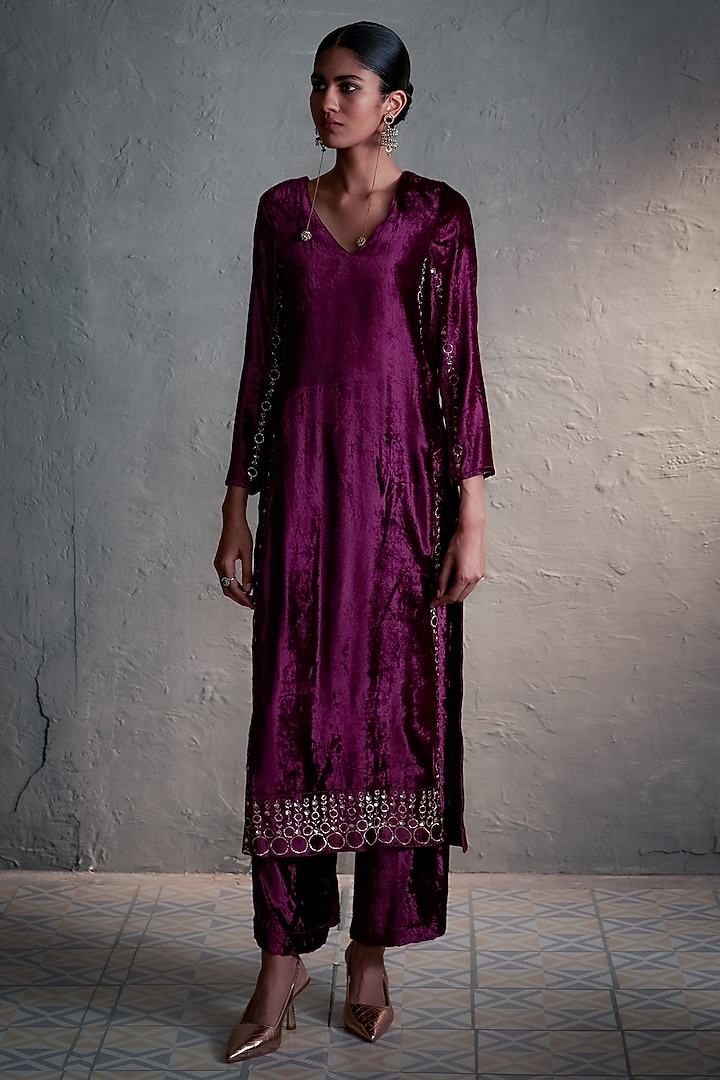Pink Velvet Embroidered Straight Kurta Set by Charkhee at Pernia's Pop Up Shop