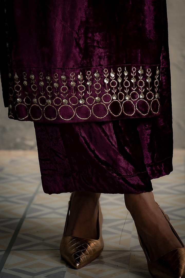 Pink Velvet Embroidered Straight Kurta Set by Charkhee at Pernia's Pop Up Shop