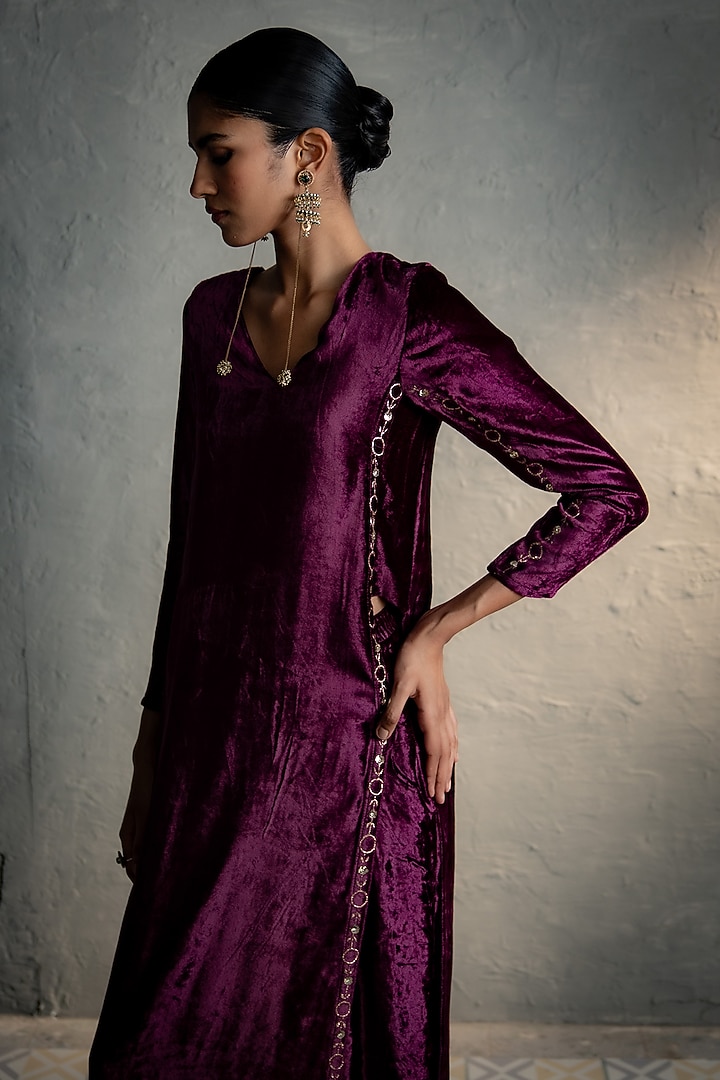 Pink Velvet Embroidered Straight Kurta Set by Charkhee at Pernia's Pop Up Shop