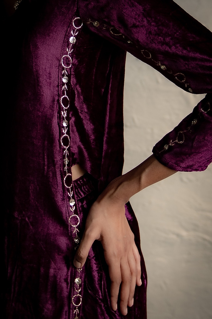 Pink Velvet Embroidered Straight Kurta Set by Charkhee at Pernia's Pop Up Shop