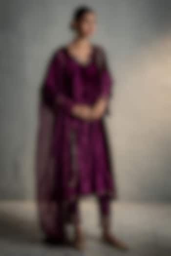 Pink Velvet Embroidered A-Line Kurta Set by Charkhee at Pernia's Pop Up Shop