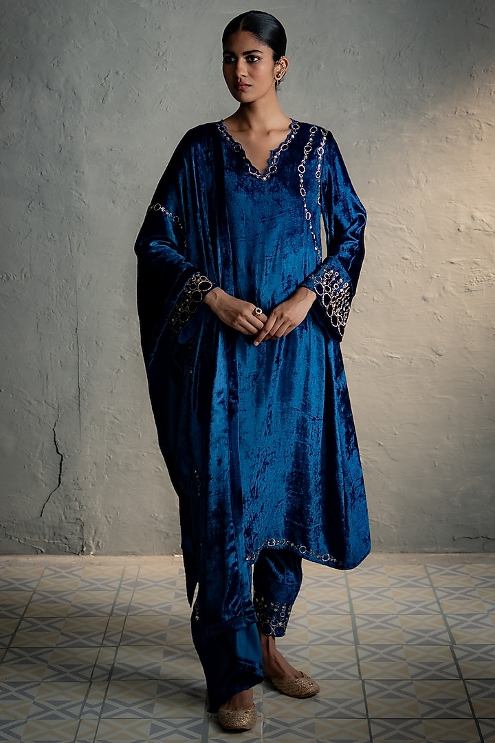 Blue Velvet Embroidered A-Line Kurta Set by Charkhee at Pernia's Pop Up Shop