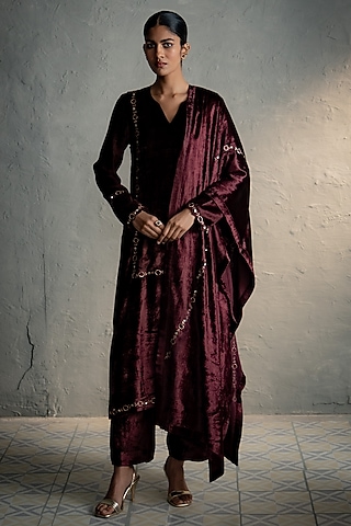 Brown Velvet Embroidered Straight-Fit Kurta Set by Charkhee