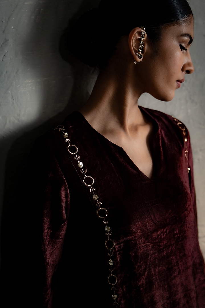 Brown Velvet Embroidered Straight-Fit Kurta Set by Charkhee at Pernia's Pop Up Shop