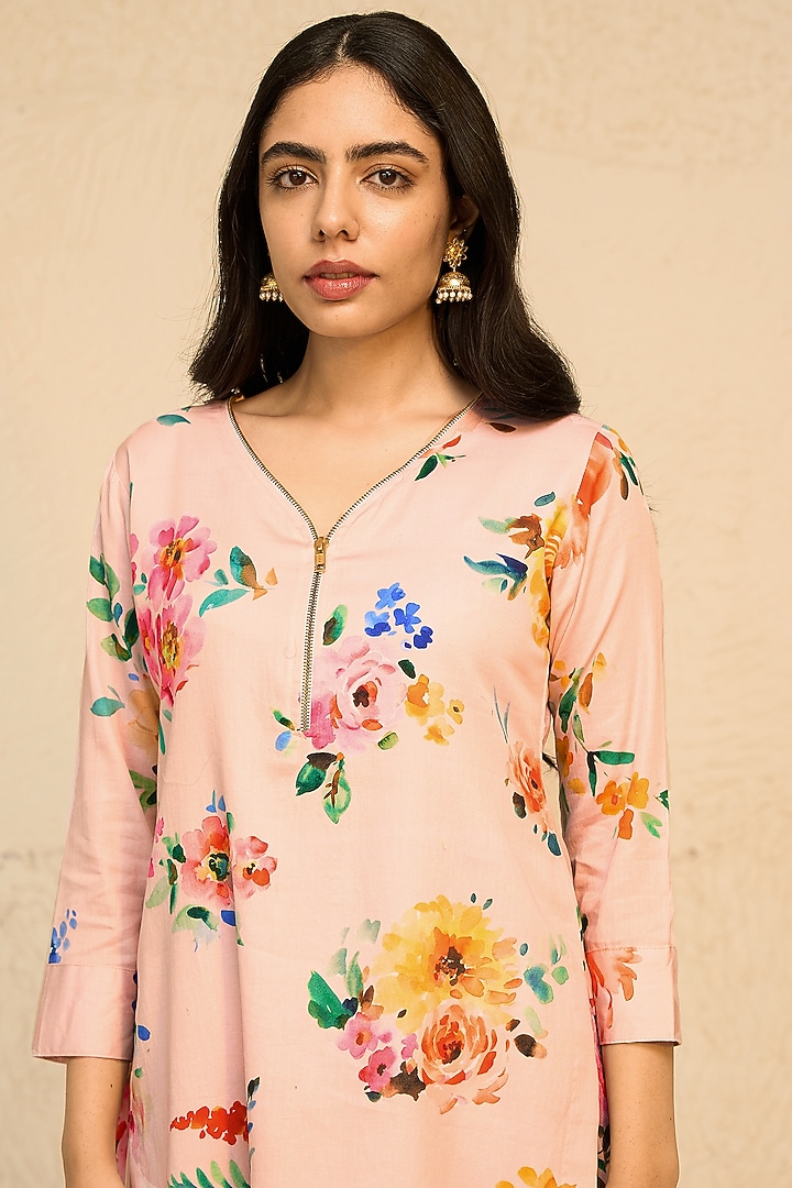 Pink Cotton Satin Floral Printed Kurta Set by Chrkha at Pernia's Pop Up Shop