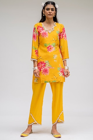 Yellow Printed Kurta Set by Chrkha