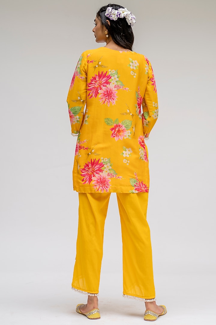 Yellow Printed Kurta Set by Chrkha at Pernia's Pop Up Shop