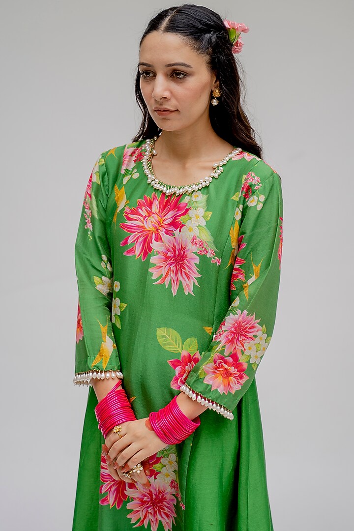 Green Printed & Embroidered Kurta Set by Chrkha at Pernia's Pop Up Shop