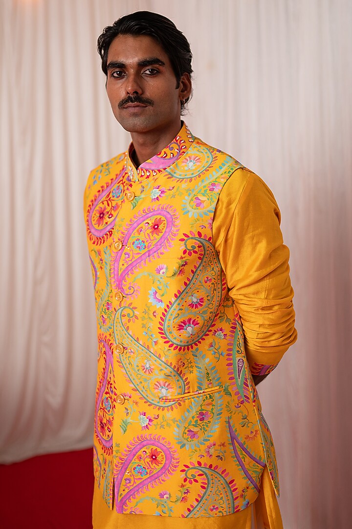 Yellow Chanderi Silk & Cotton Satin Floral Printed Bundi Jacket Set by chrkha men at Pernia's Pop Up Shop