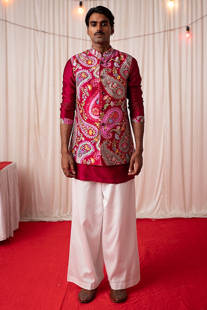 Maroon Chanderi Silk & Cotton Satin Floral Printed Bundi Jacket Set by chrkha men at Pernia's Pop Up Shop