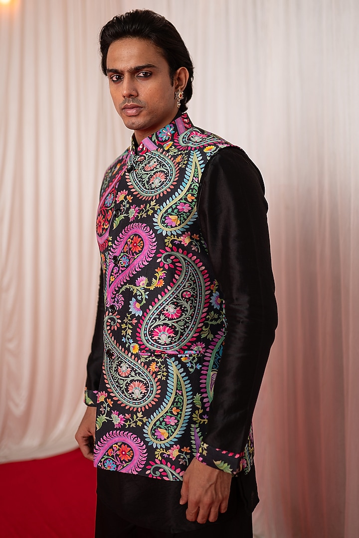 Black Chanderi Silk & Cotton Satin Floral Printed Bundi Jacket Set by chrkha men at Pernia's Pop Up Shop
