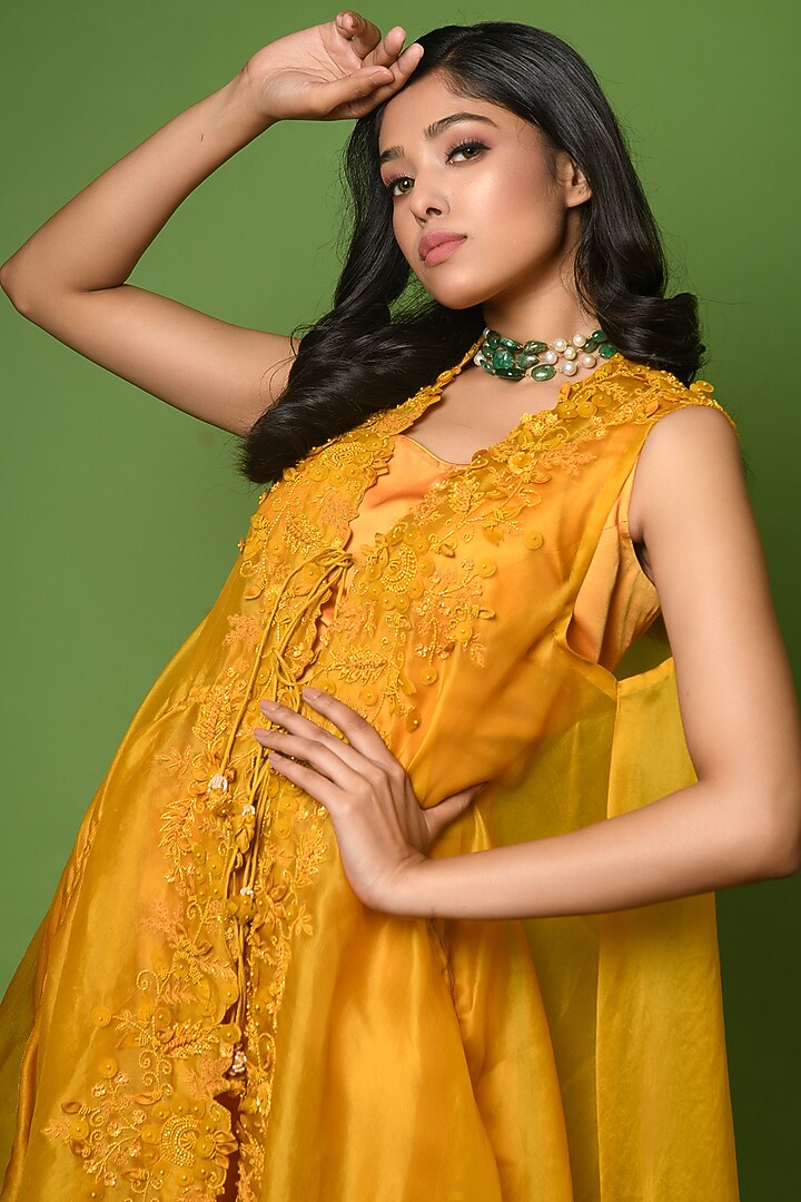 Mustard Embroidered Cape Set by The Cherry Tree by Charu Saraogi at Pernia's Pop Up Shop
