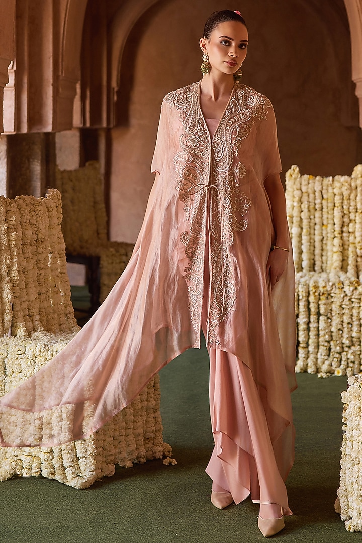 Peach Tissue Paisley Embroidered Cape Set by Charu & Vasundhara at Pernia's Pop Up Shop