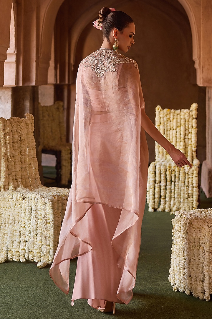Peach Tissue Paisley Embroidered Cape Set by Charu & Vasundhara at Pernia's Pop Up Shop