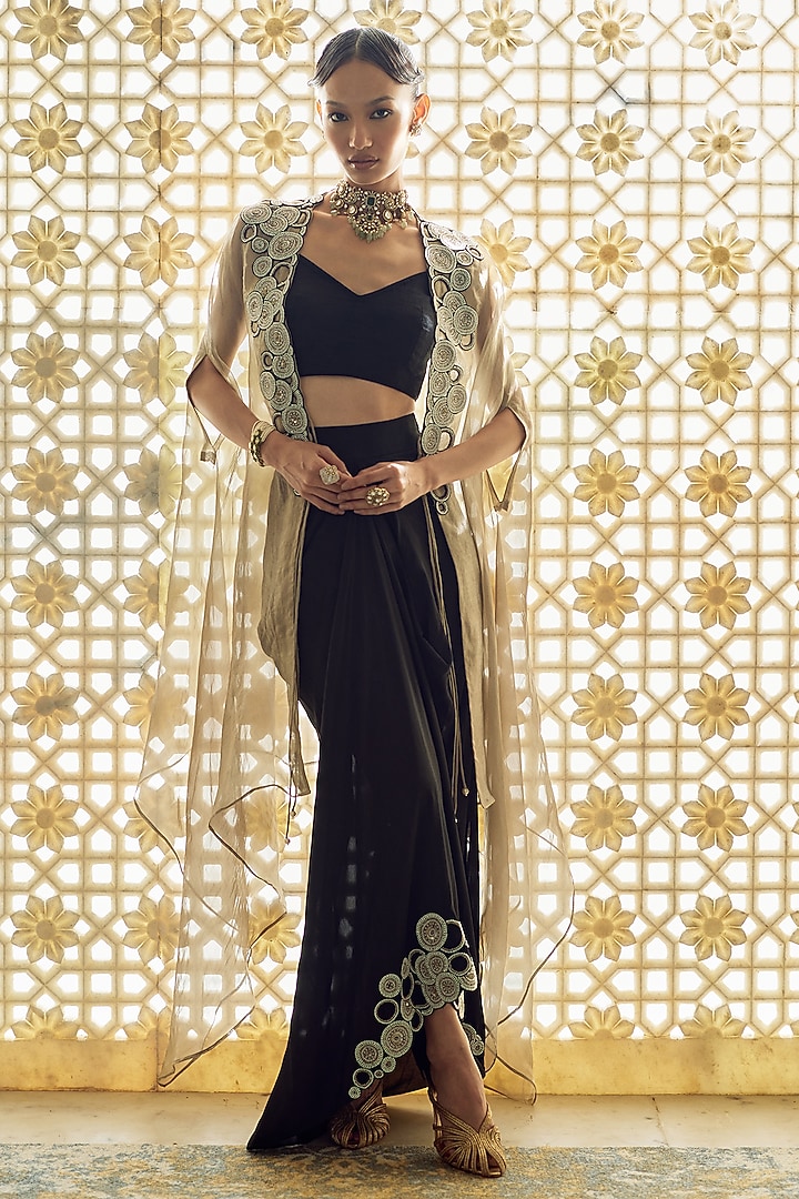 Golden Tissue Embroidered Cape Set by Charu & Vasundhara at Pernia's Pop Up Shop