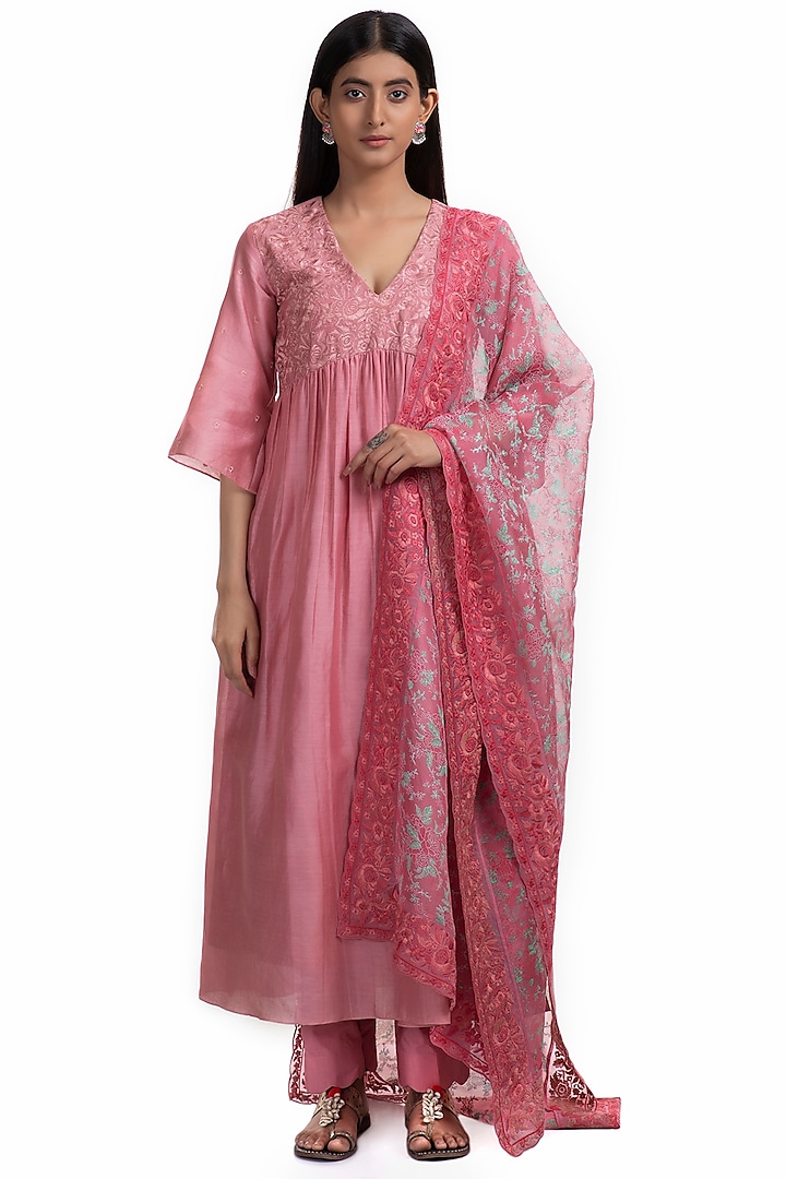 Rose Pink Handwoven Chanderi Kurta Set by Chhaya Mehrotra