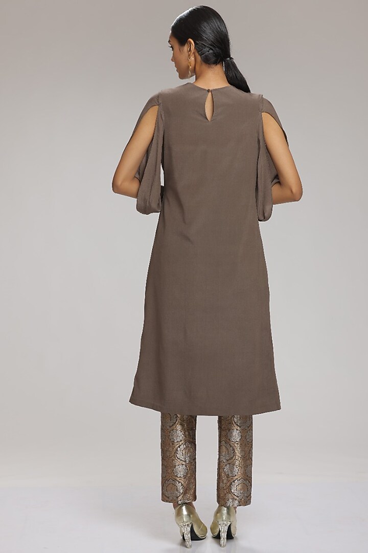 Grey Crepe Kurta Set by Chhaya Mehrotra at Pernia's Pop Up Shop