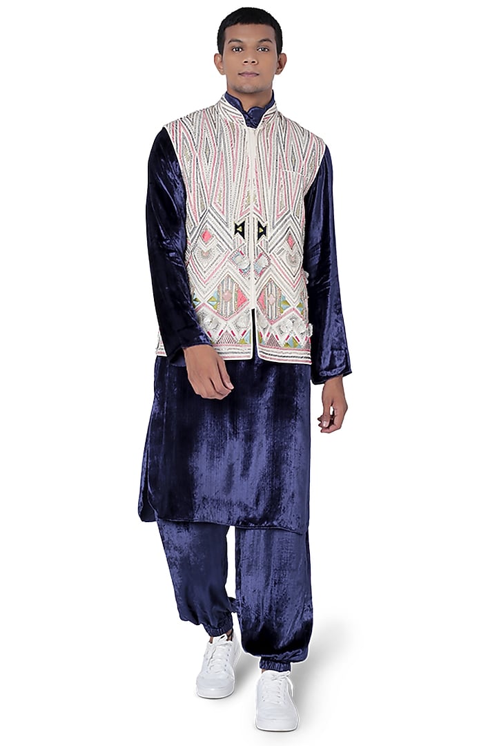 Chalk White Georgette Embroidered Bundi Jacket Set by Payal Singhal Men at Pernia's Pop Up Shop