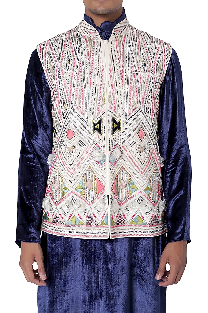 Chalk White Georgette Embroidered Bundi Jacket Set by Payal Singhal Men at Pernia's Pop Up Shop