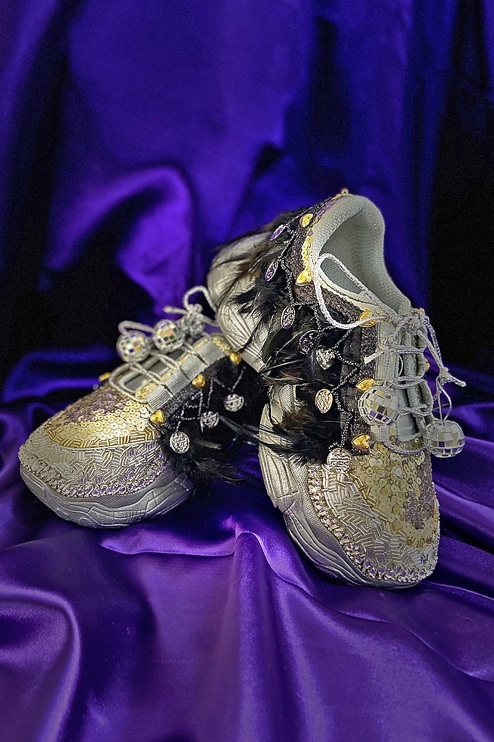 White & Black Synthetic Leather Shoes by Chal Jooti at Pernia's Pop Up Shop