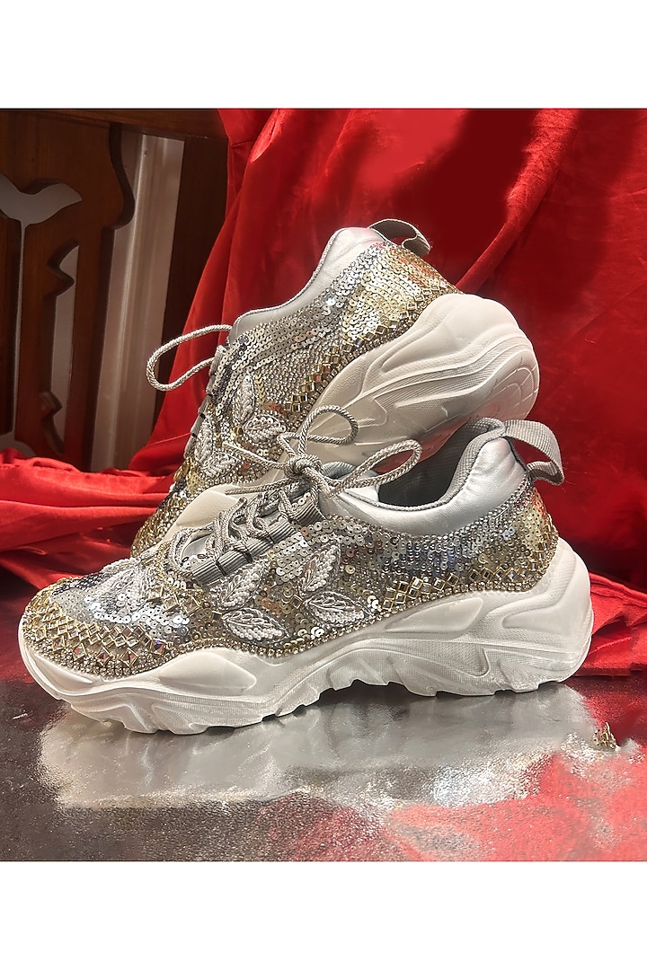 Silver Synthetic Leather Embroidered Shoes by Chal Jooti at Pernia's Pop Up Shop