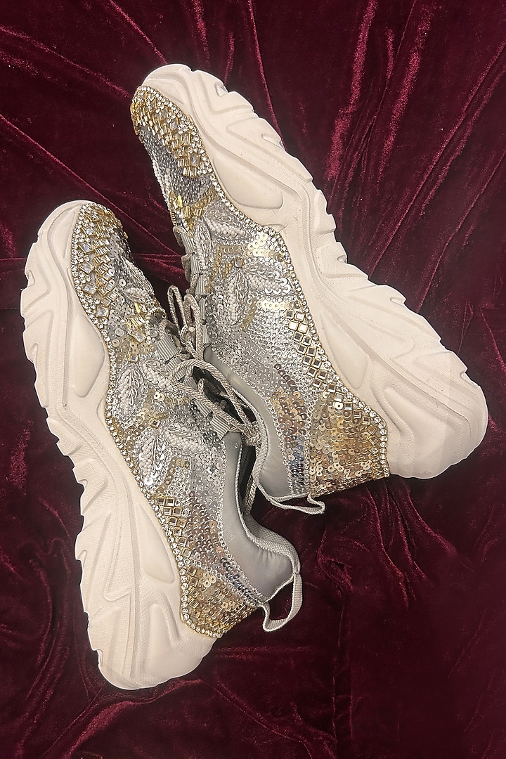 Silver Synthetic Leather Embroidered Shoes by Chal Jooti at Pernia's Pop Up Shop