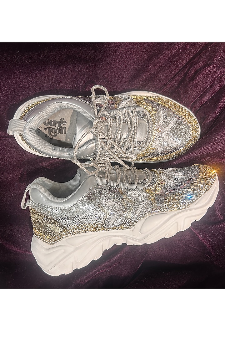Silver Synthetic Leather Embroidered Shoes by Chal Jooti at Pernia's Pop Up Shop