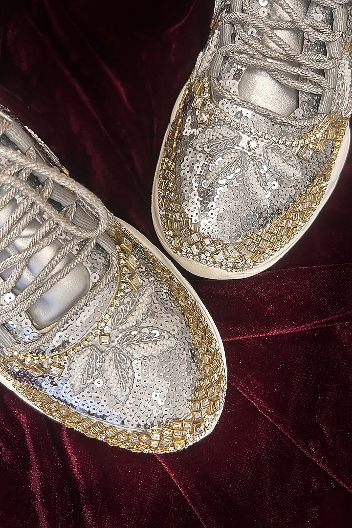 Silver Synthetic Leather Embroidered Shoes by Chal Jooti at Pernia's Pop Up Shop